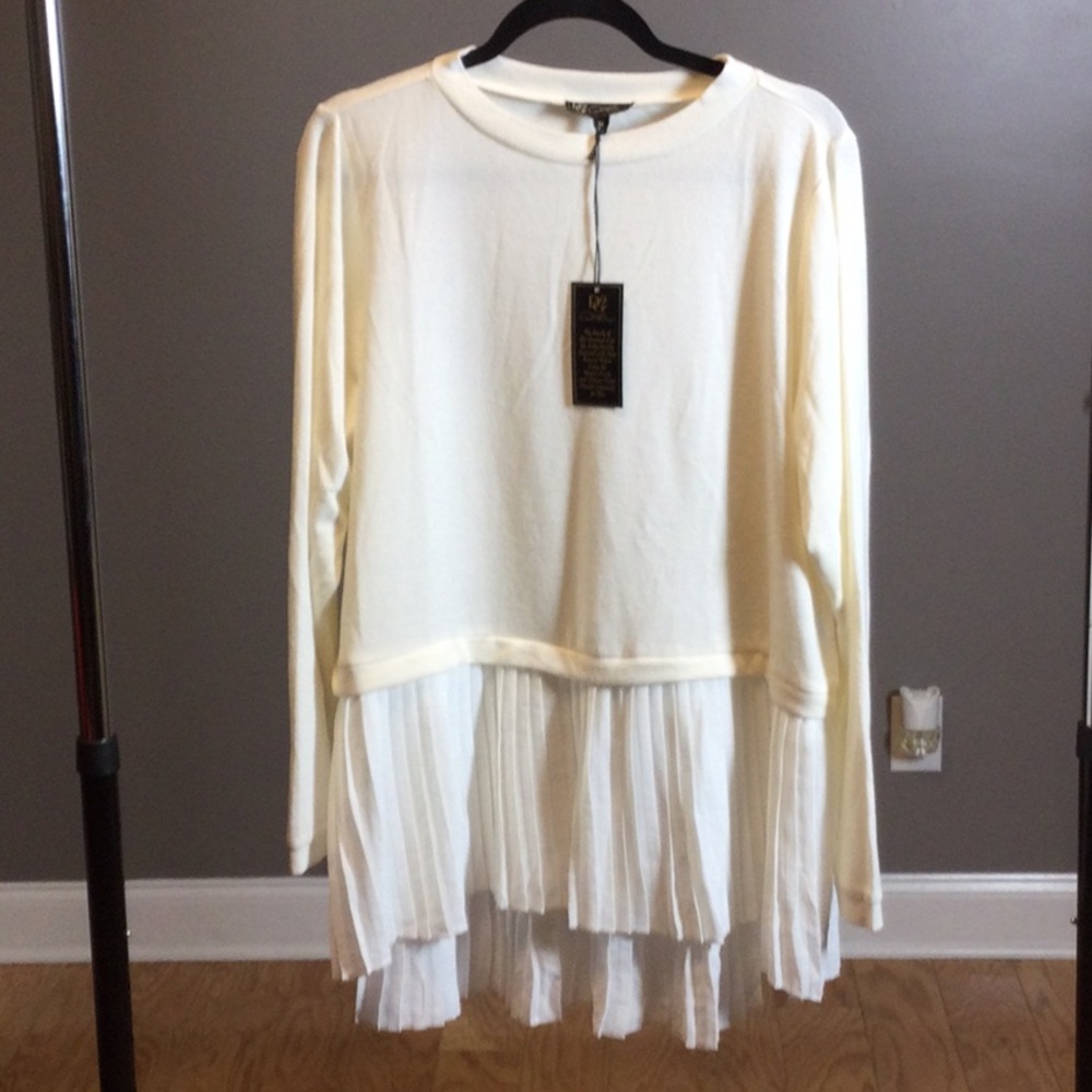 NWT 1X DG2 by Diane Gilman Elegant Cream Sweater Top with Pleated Hem